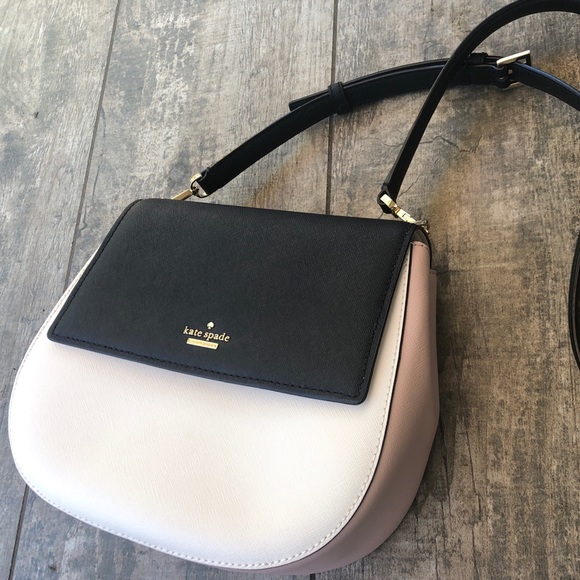 kate spade Handbags - Kate spade Cameron street bag Excellent Condition